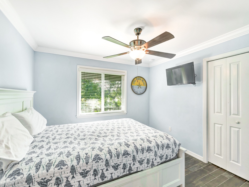 Second Bedroom - Queen