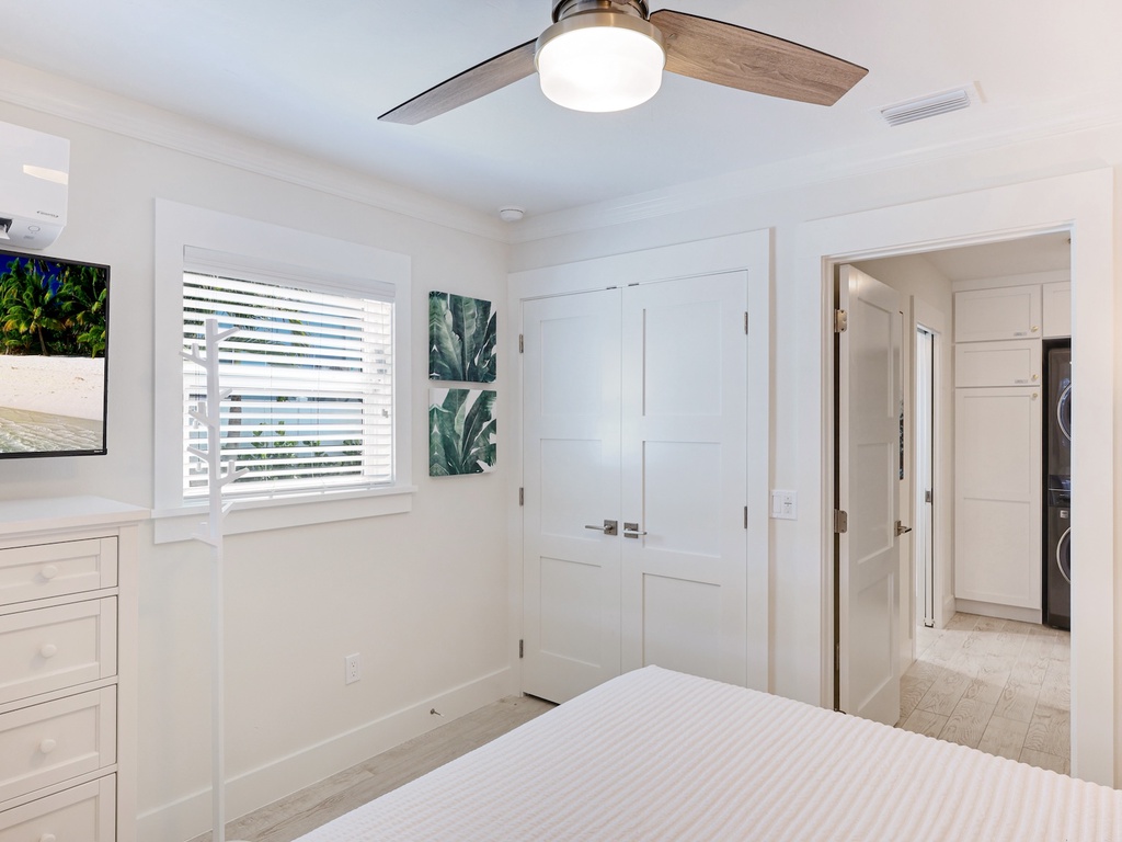 Fourth Bedroom, Queen