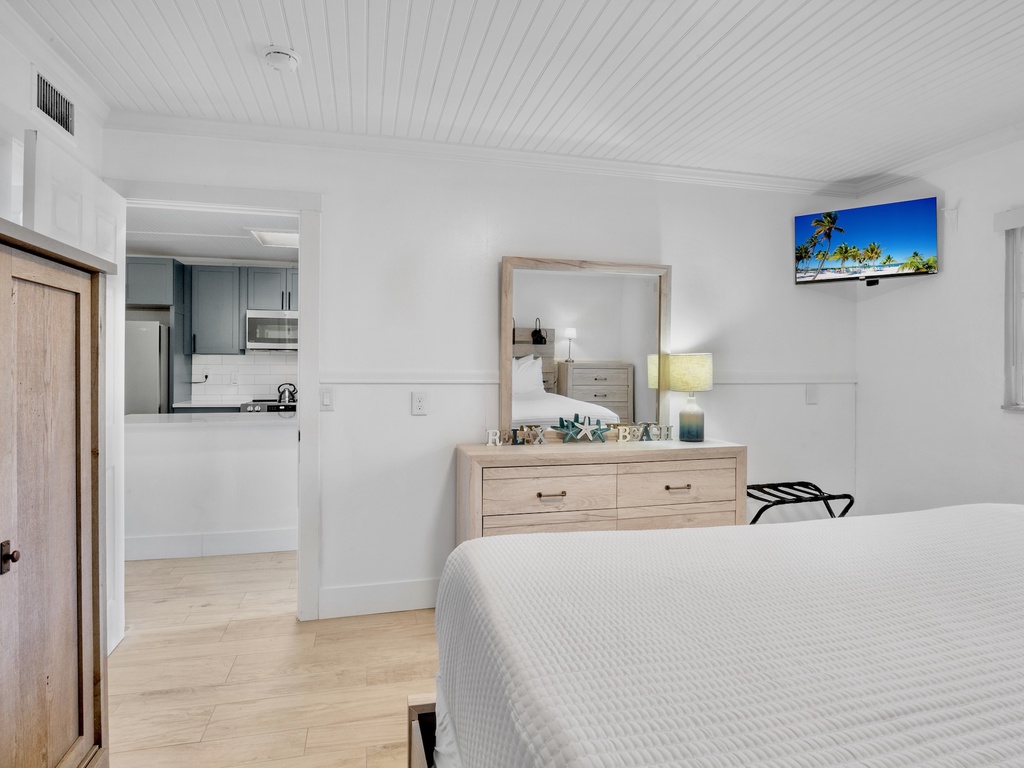 Second Bedroom, King bed