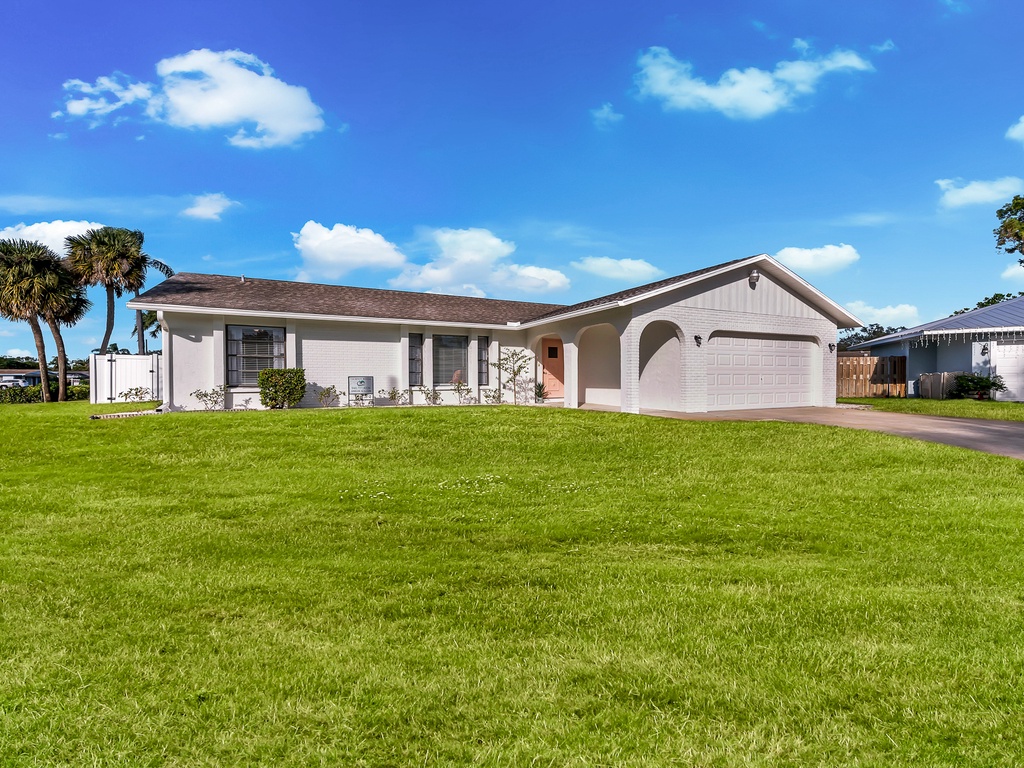 A Costal Paradise by AMI Locals