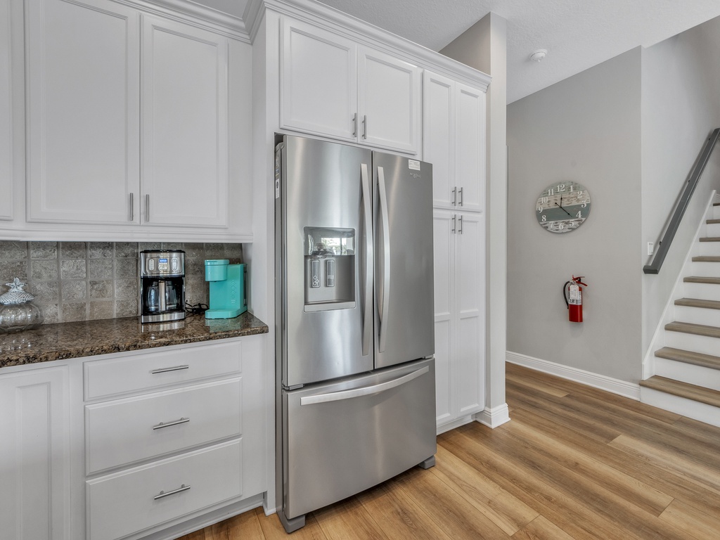 Fully Equipped Kitchen & Coffee Bar