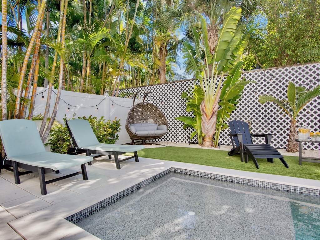 Private tropical oasis with comfortable loungers