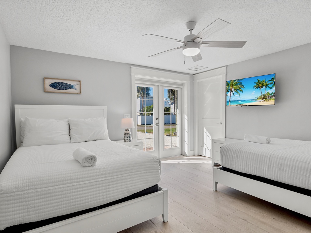 Fifth Bedroom, Two Full beds