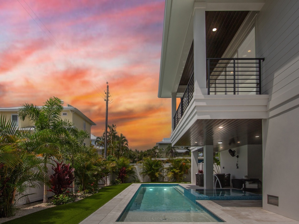 Private Pool and Spa with Outdoor Lounge