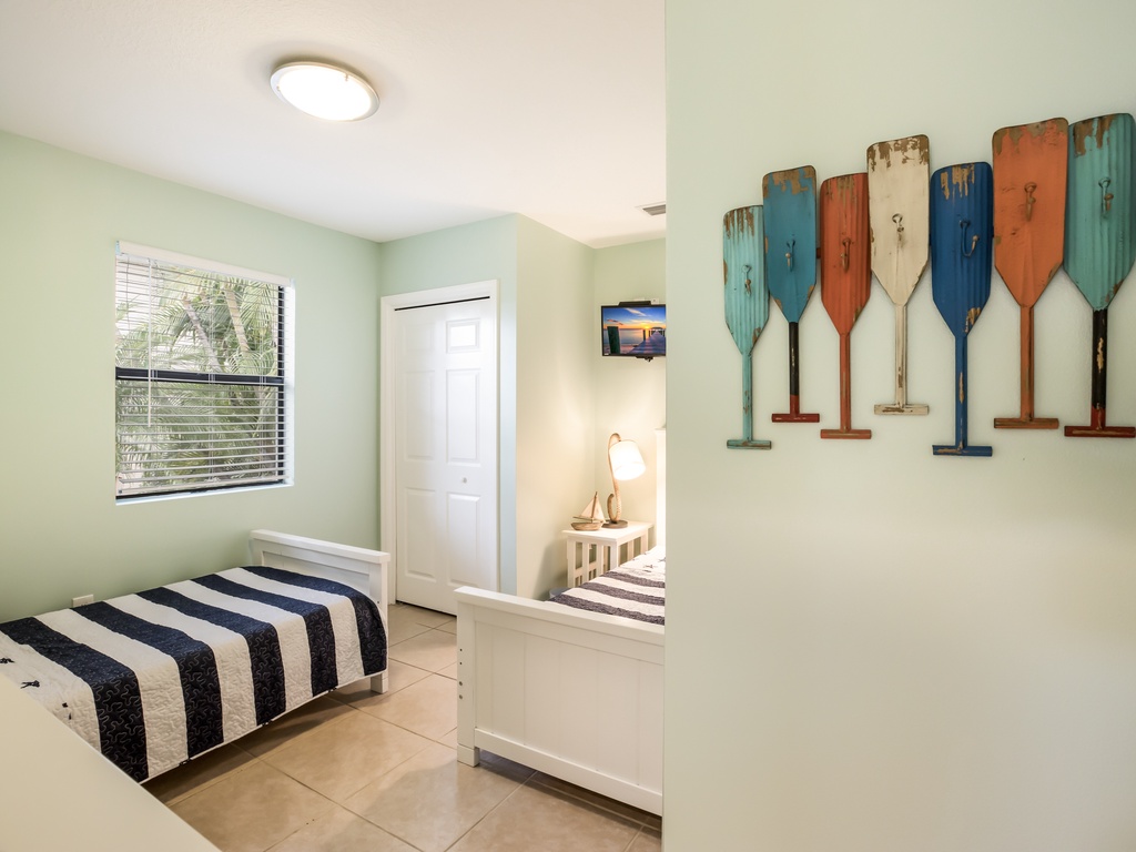 Additional Bedroom-Twins