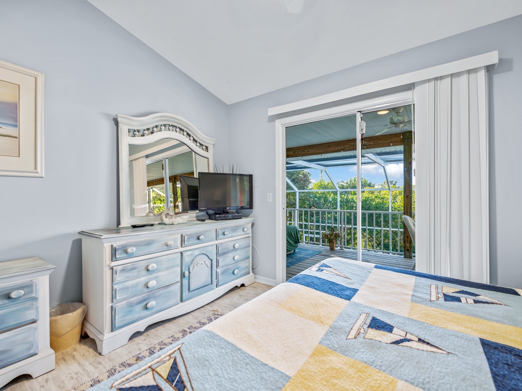 Second Bedroom-King Bed
