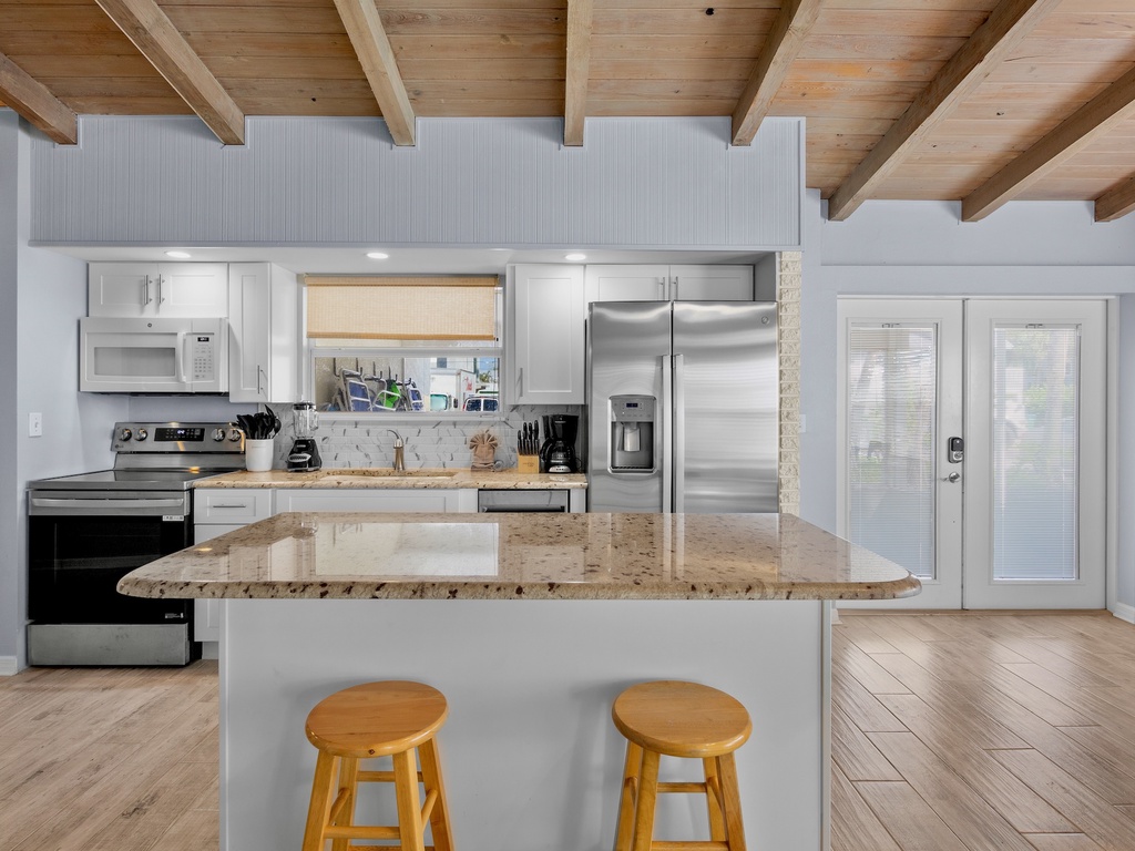 Central island ideal for meal prep