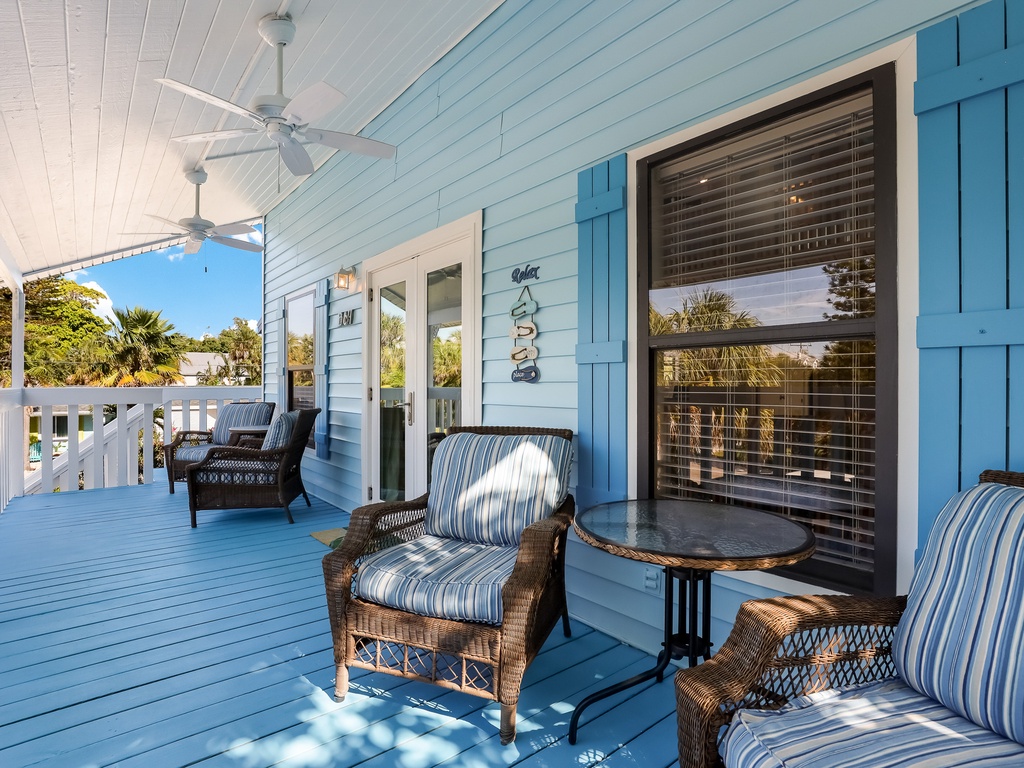 Outdoor Lounge Setup