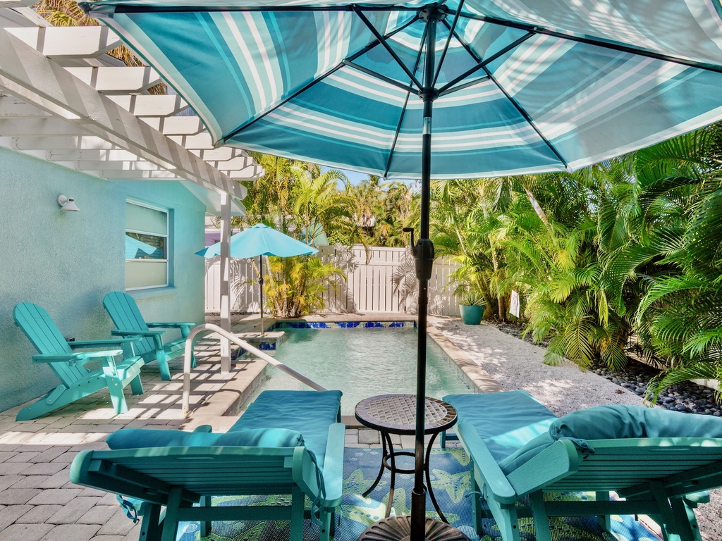 Poolside Lounge Chairs
