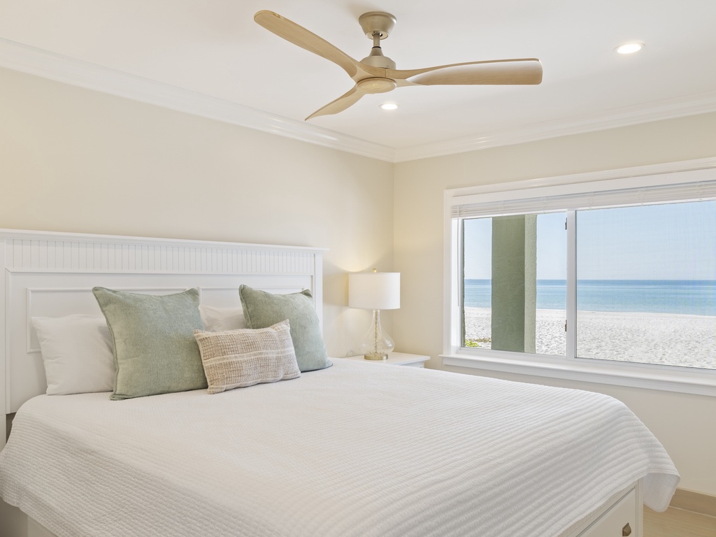 Primary Bedroom, King bed