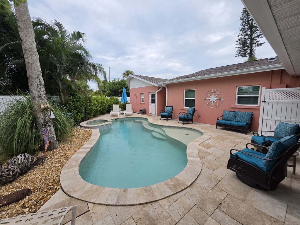 Private Pool and Spa