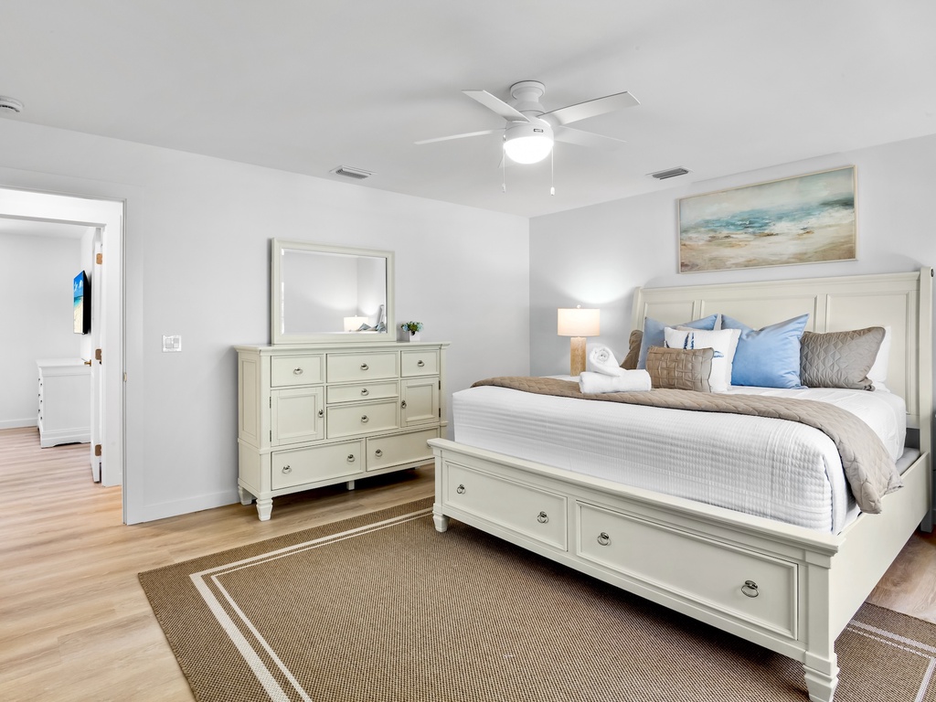 Primary Bedroom, King bed
