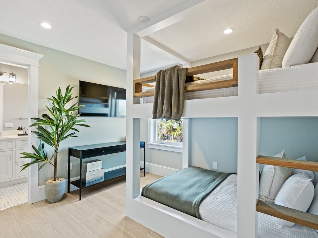 Fourth Bedroom, Twin over Full