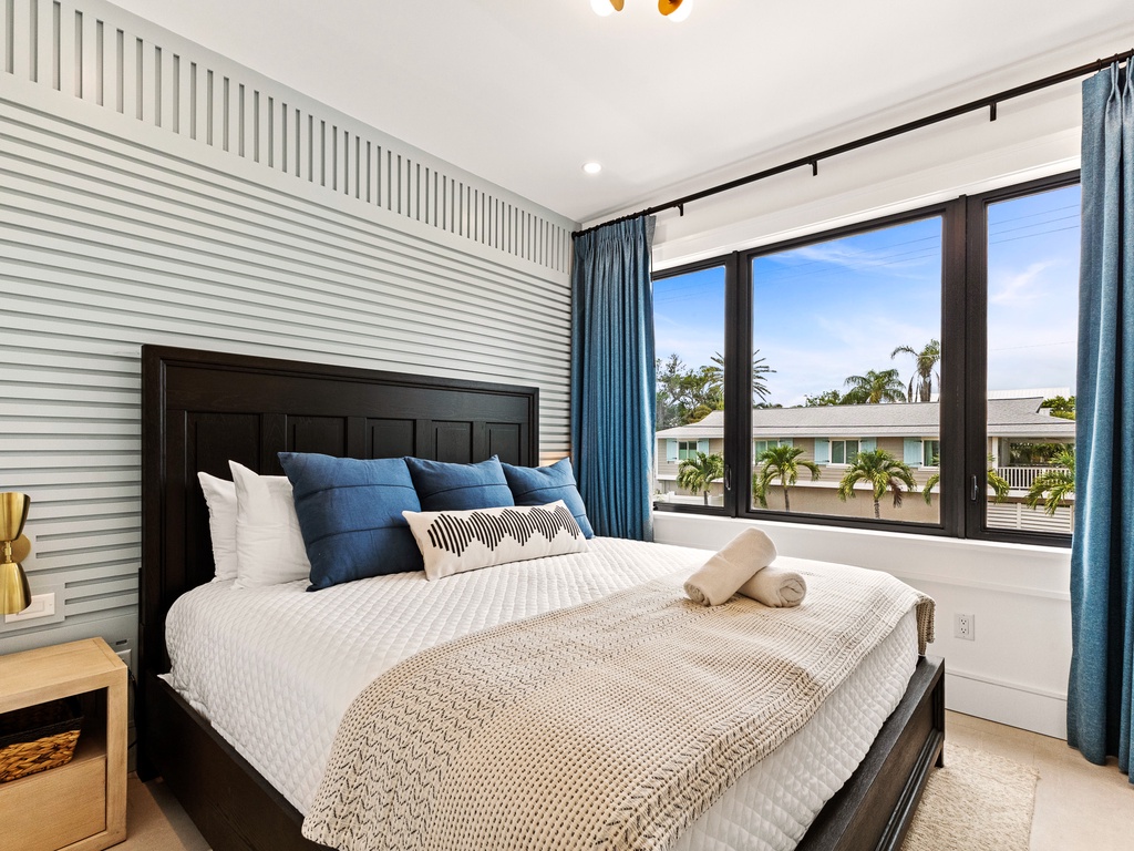 Second Bedroom, King