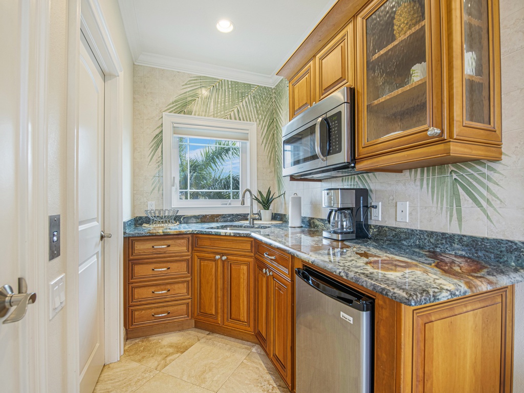 Side A - Main Level - Kitchen