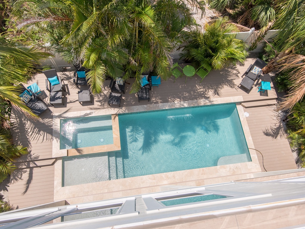 Tropical Oasis with Private Pool, Spa, and Sun Loungers
