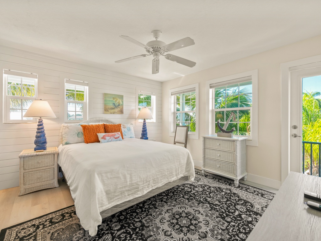 Second Bedroom - Queen