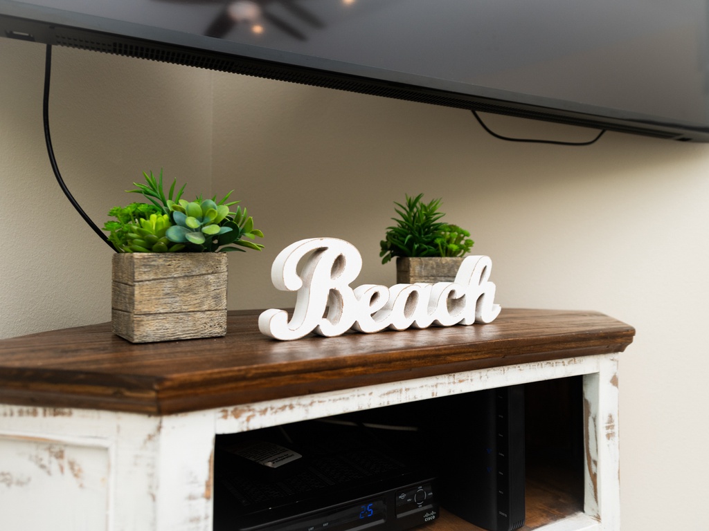 Thoughtful Decorative Accents Inside