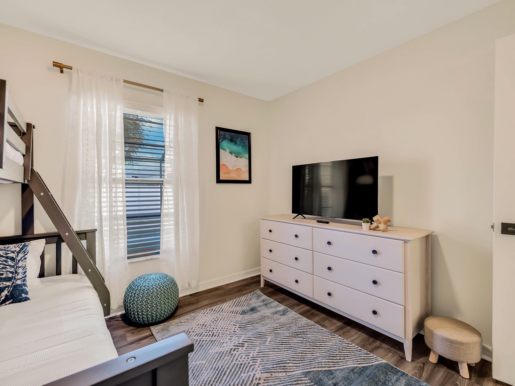 Third Bedroom - Twin/Full Bunk