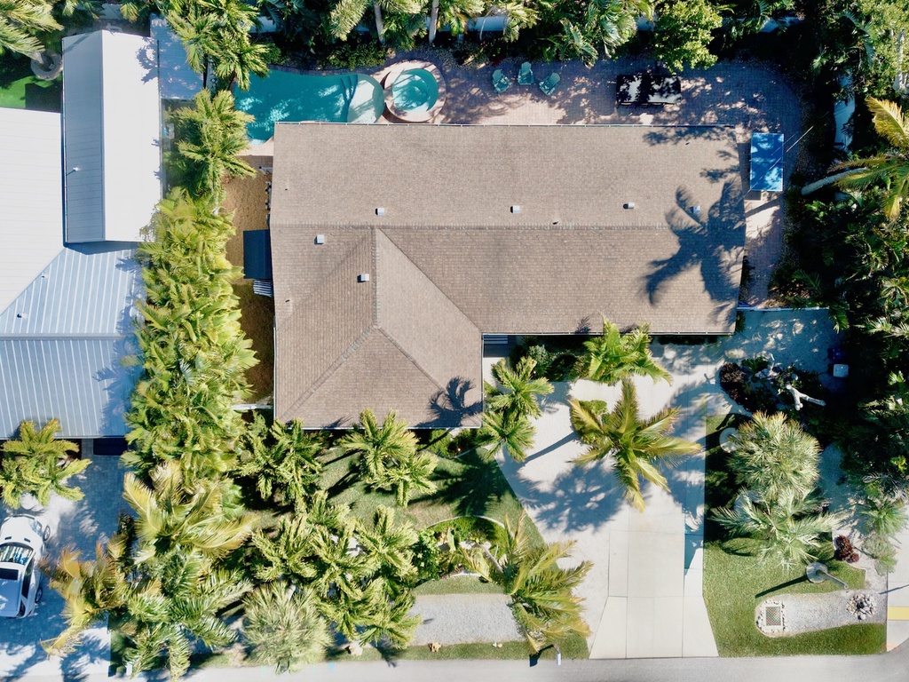 Blue Coral Beach House by AMI Locals