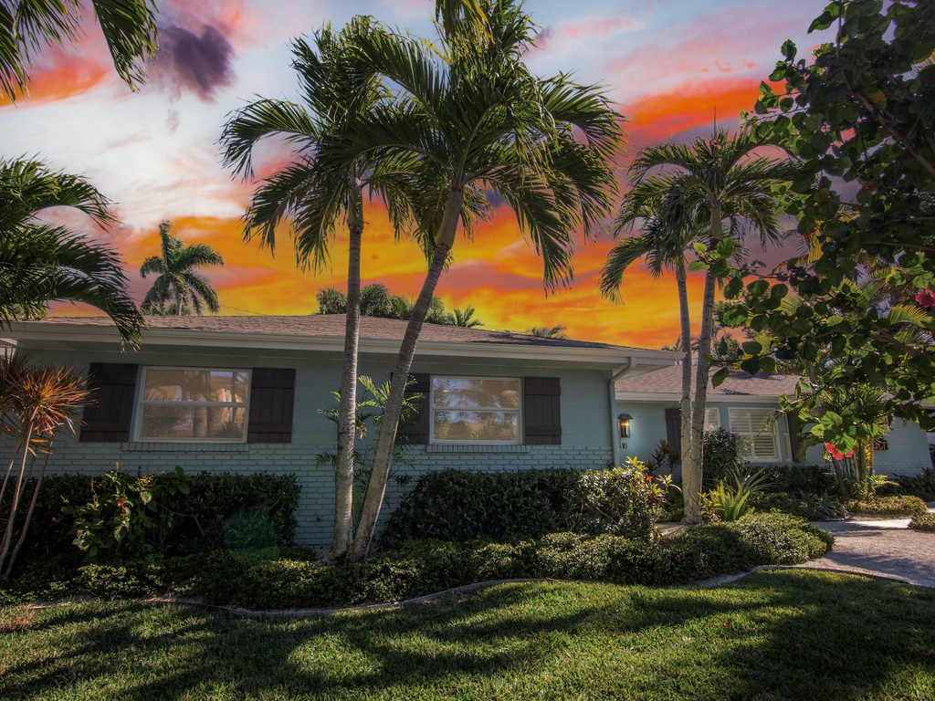 Blue Coral Beach House by AMI Locals