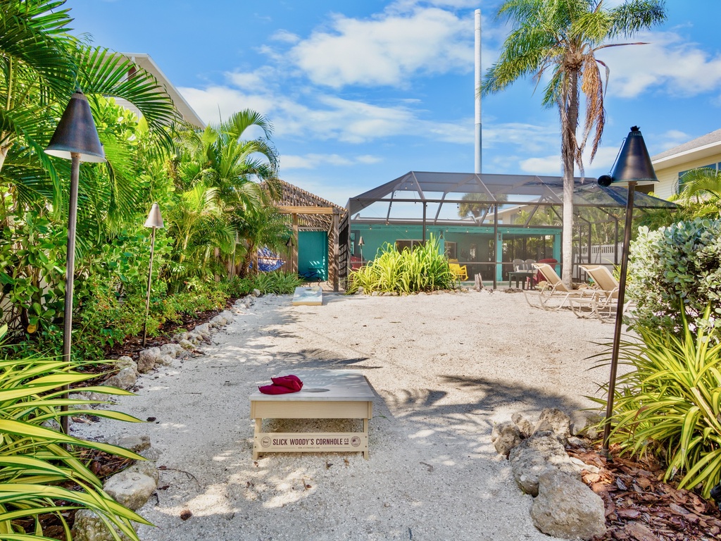 Outdoor Games - Cornhole