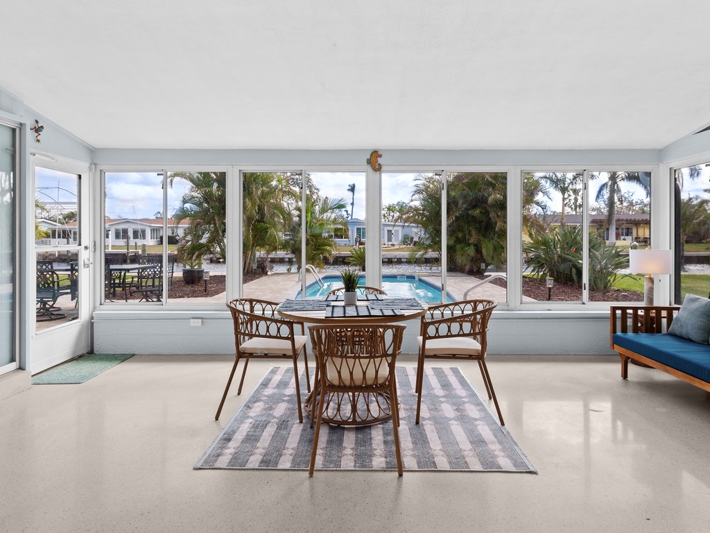 River House Retreat - AMI Locals