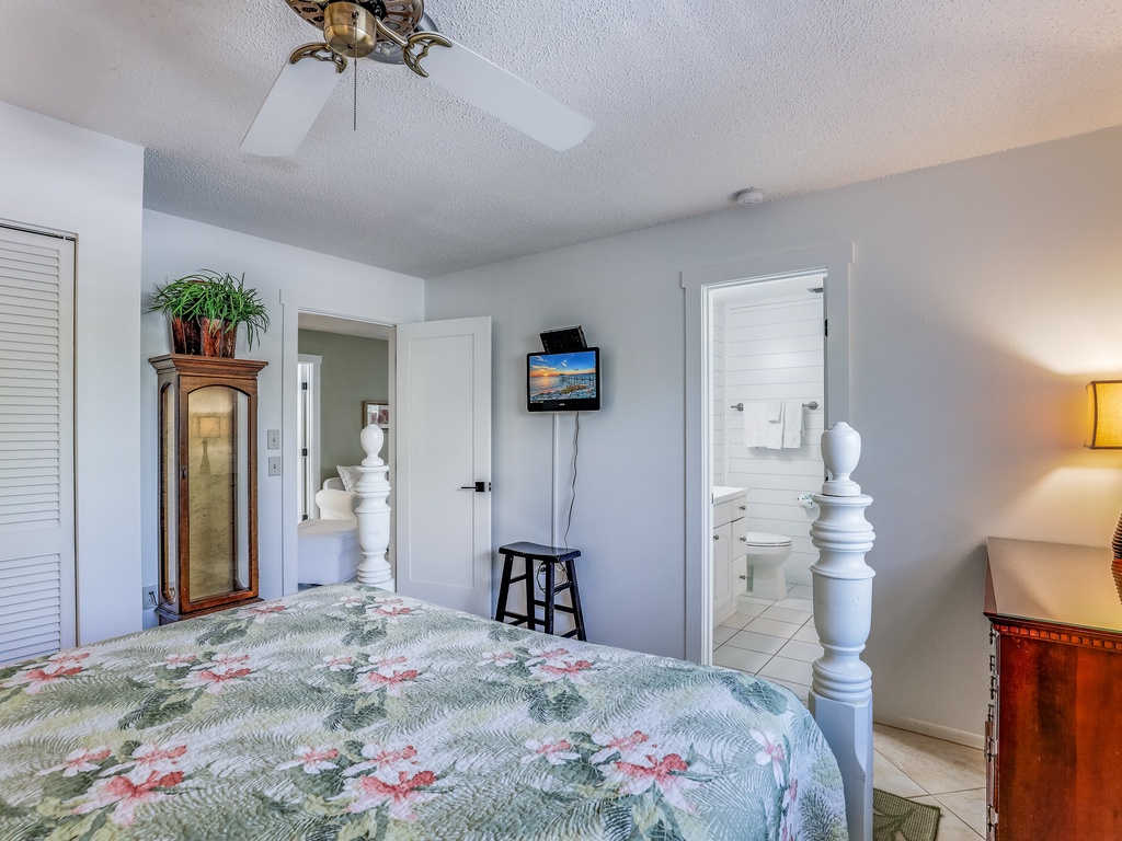 Additional Bedroom-Queen