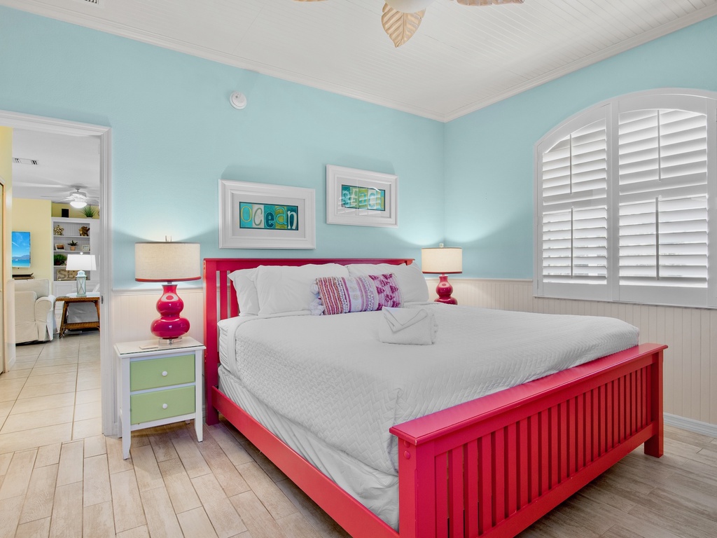 Second Bedroom, King bed