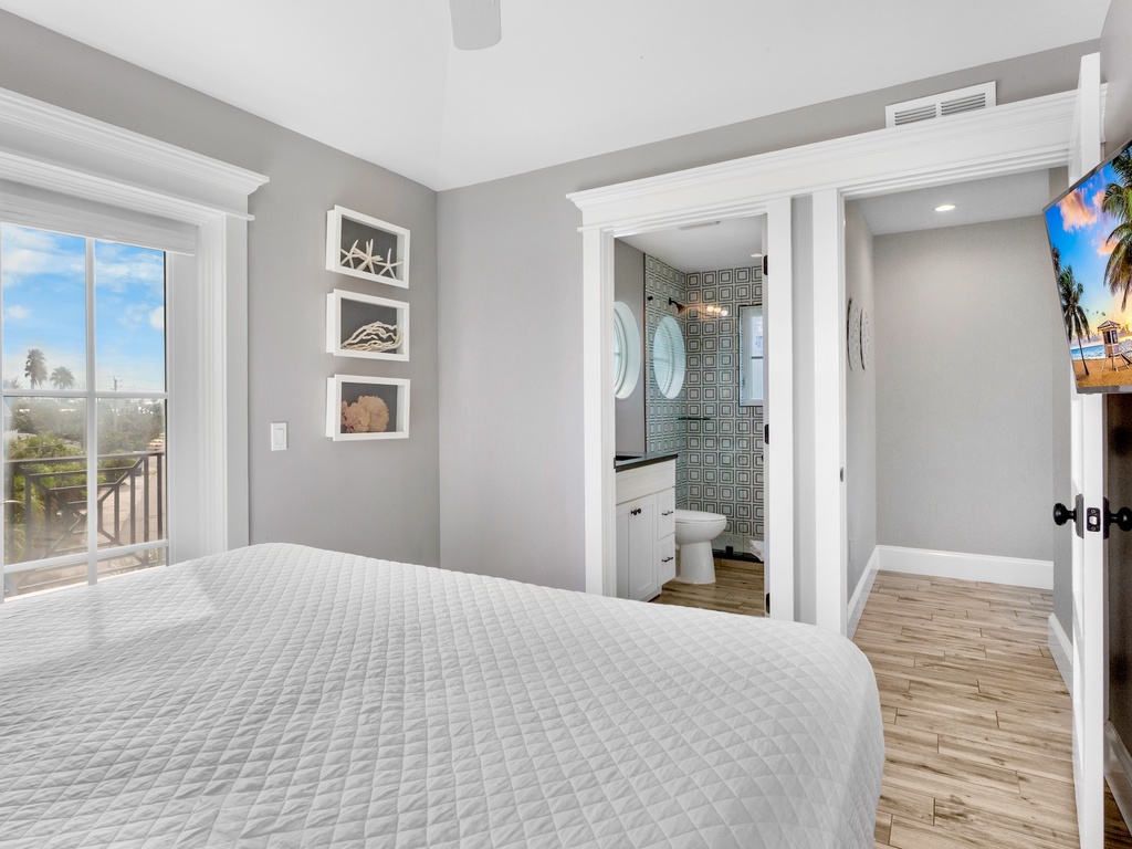 Second Bedroom, King