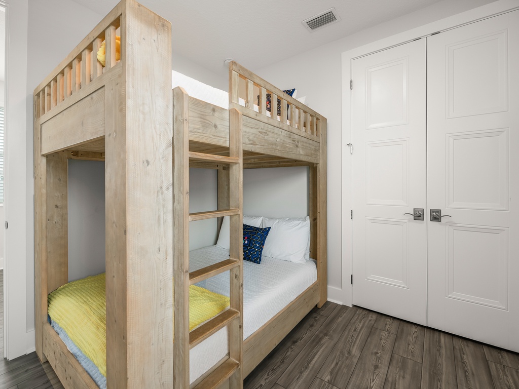 Third Bedroom, Full/Full Bunk