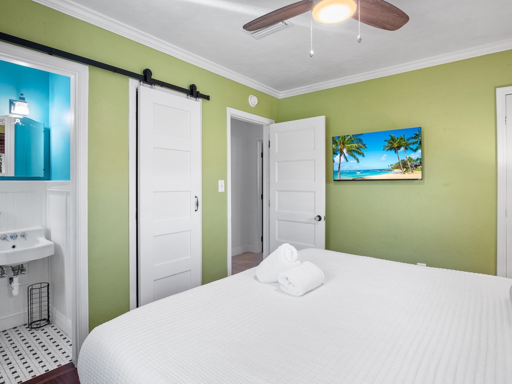 Second Bedroom, King