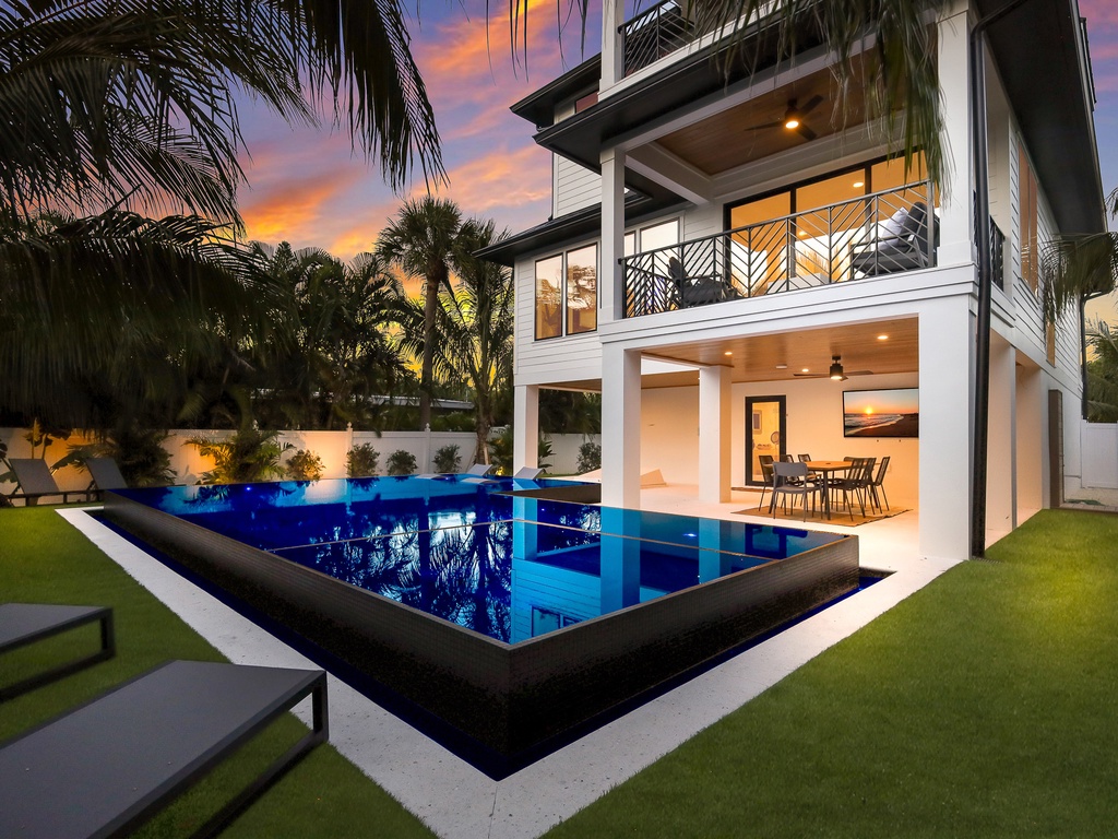 Private Pool and Spa