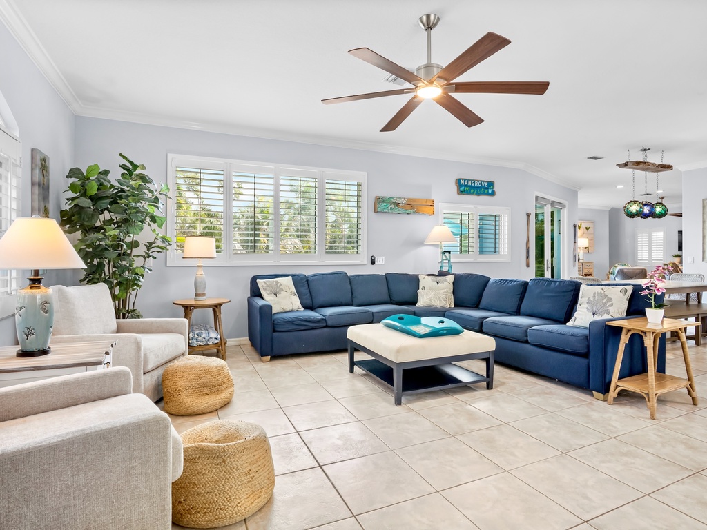 Spacious Living Area with Comfortable Seating