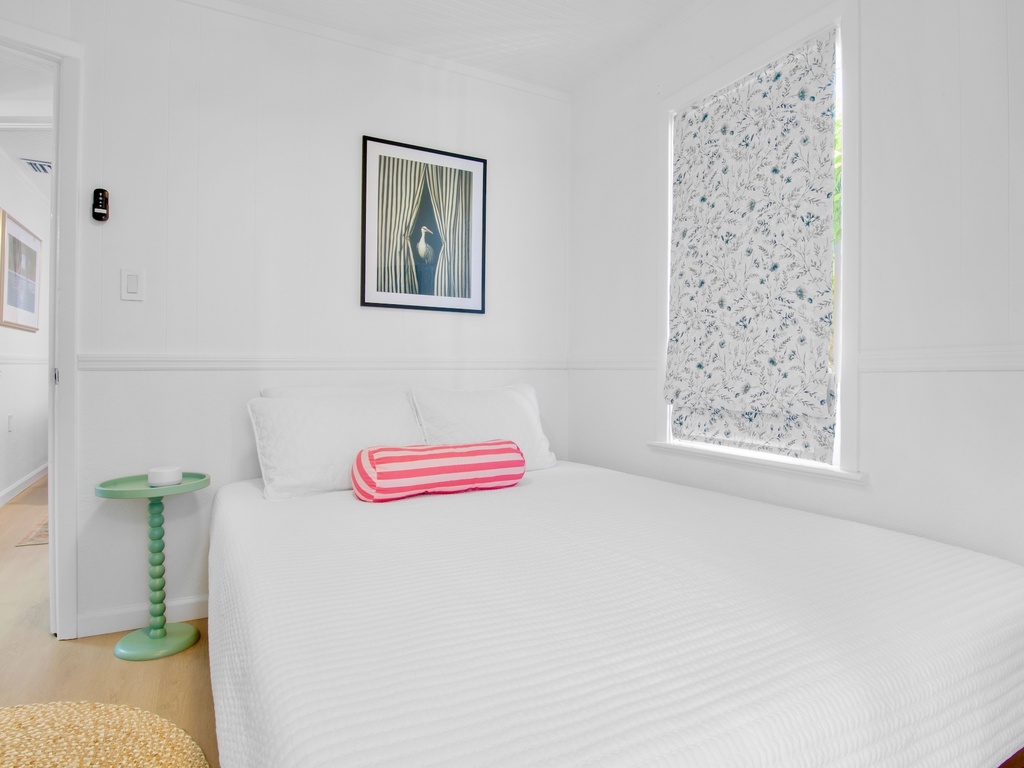 Second Bedroom - Queen