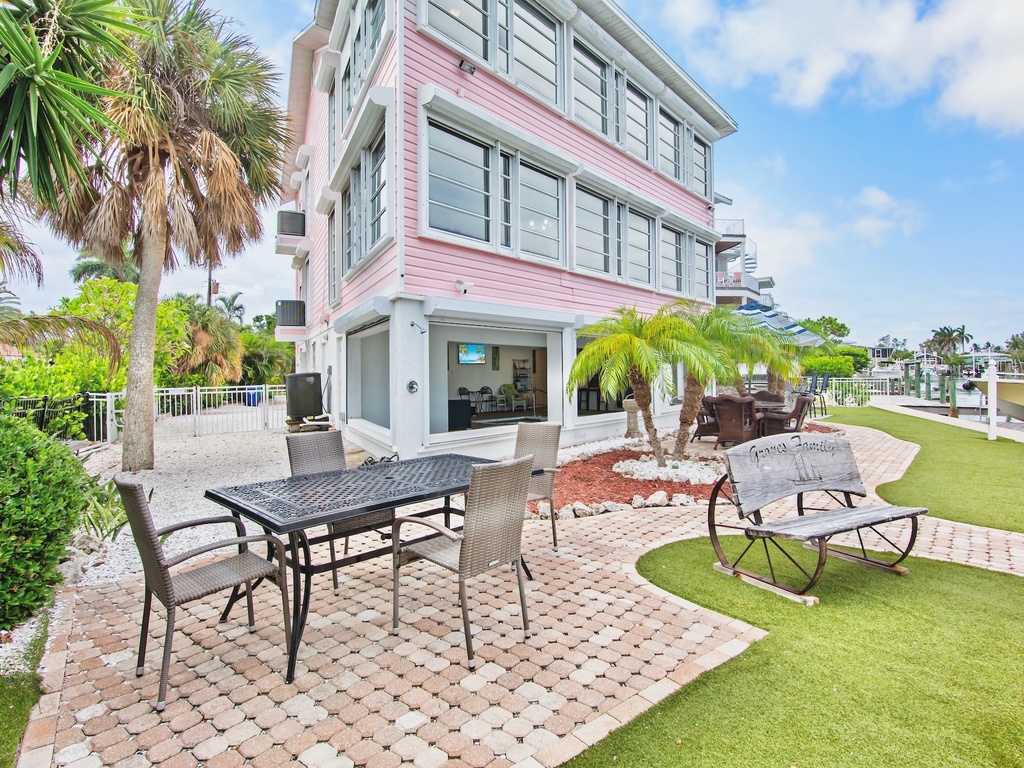 Additional Waterfront Dining