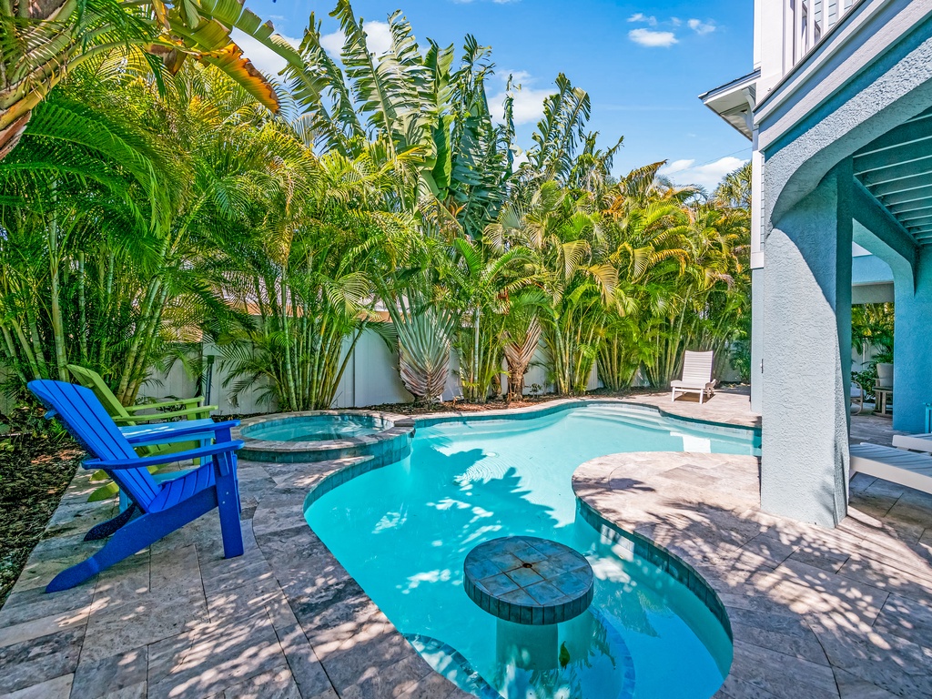 Private Pool and Swim Up Bar