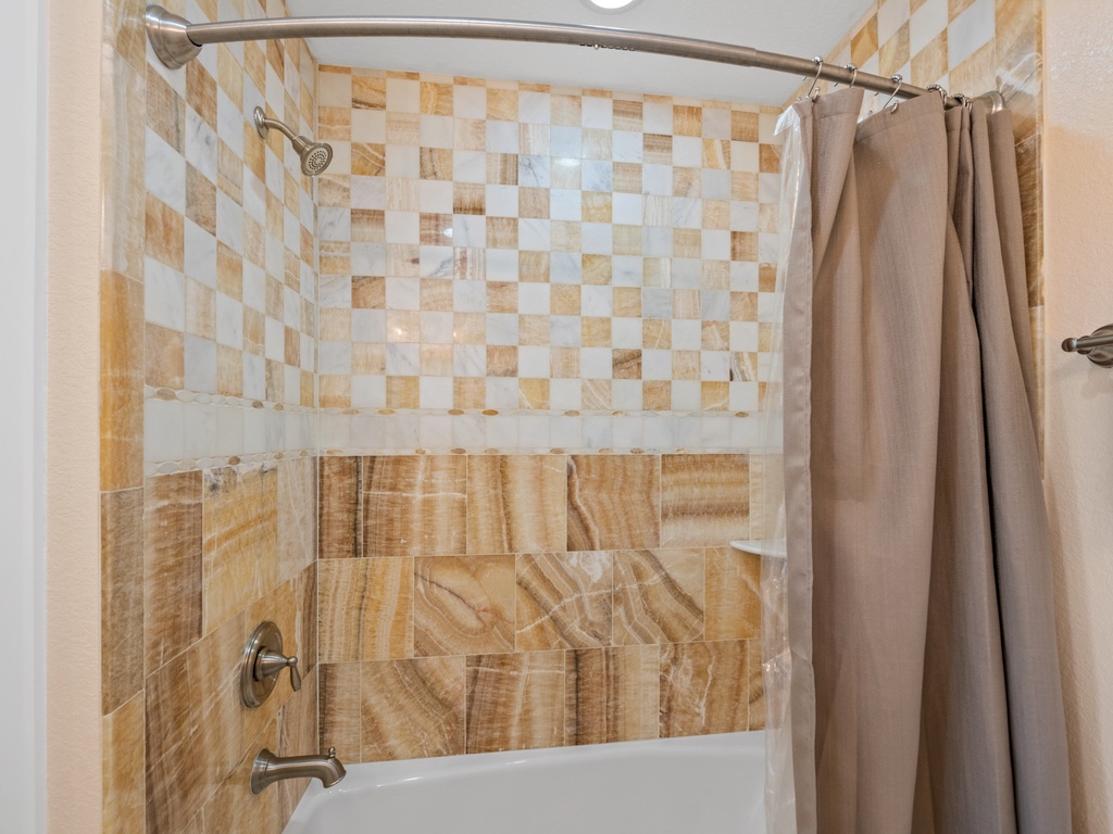 Bedroom Three - Ensuite Bathroom Shower/Tub Combo