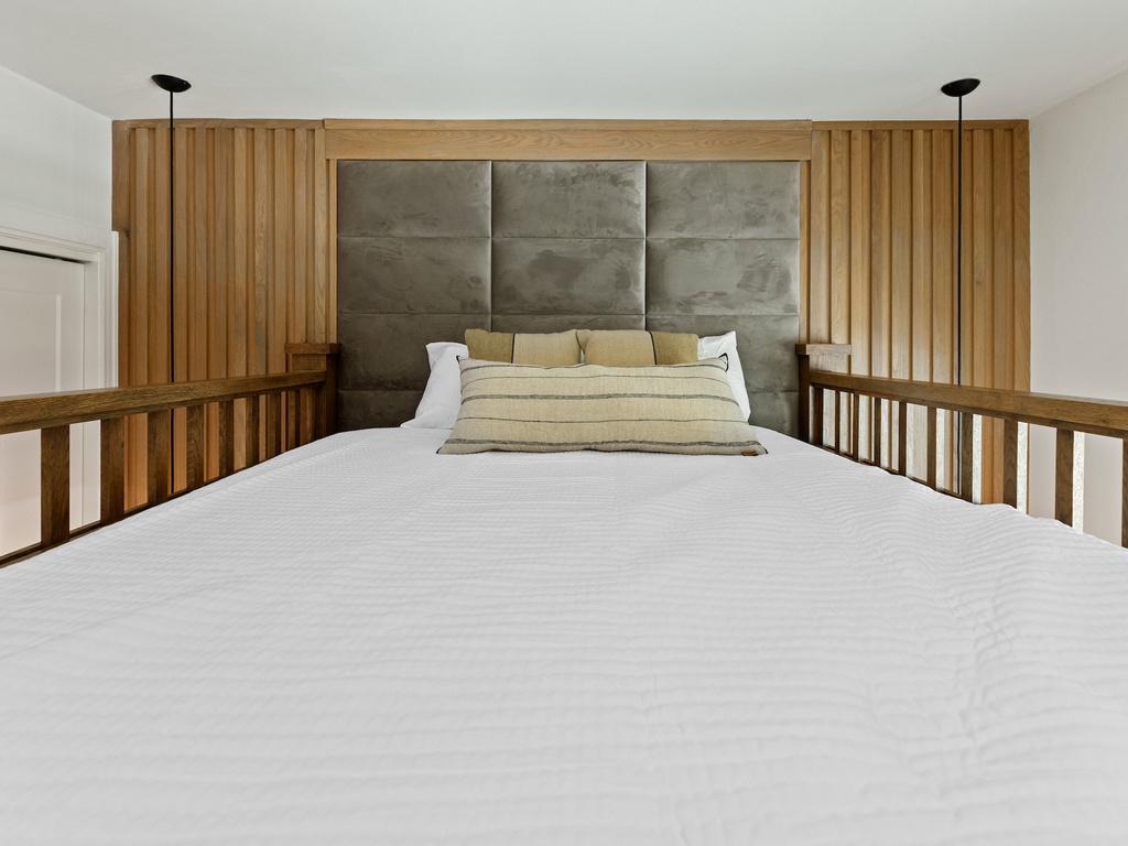 Fourth Bedroom, Queen/Queen Bunk