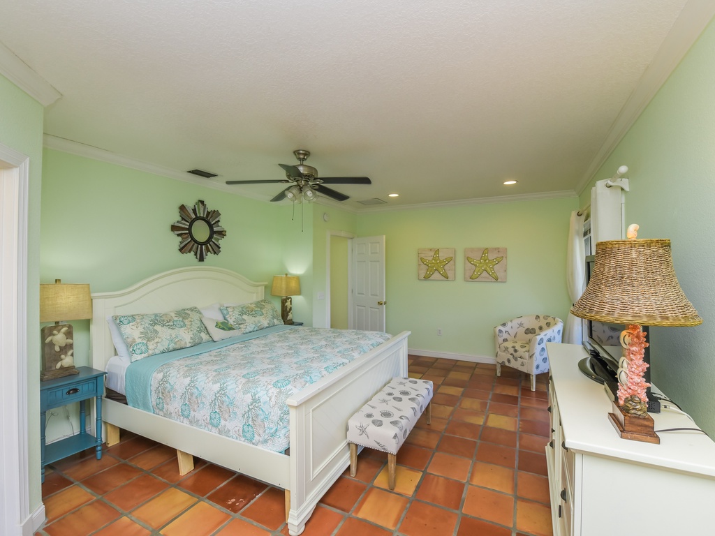 Second Bedroom - King