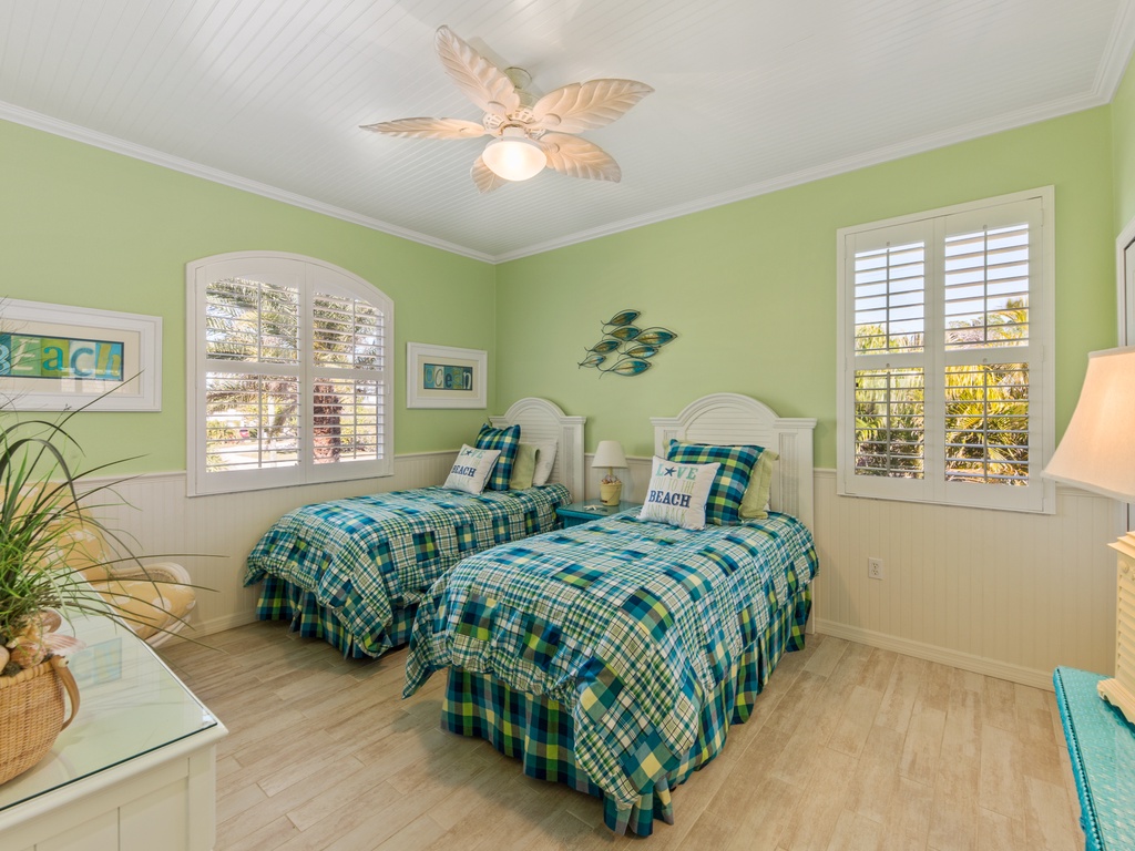 Third Bedroom- Two Twins