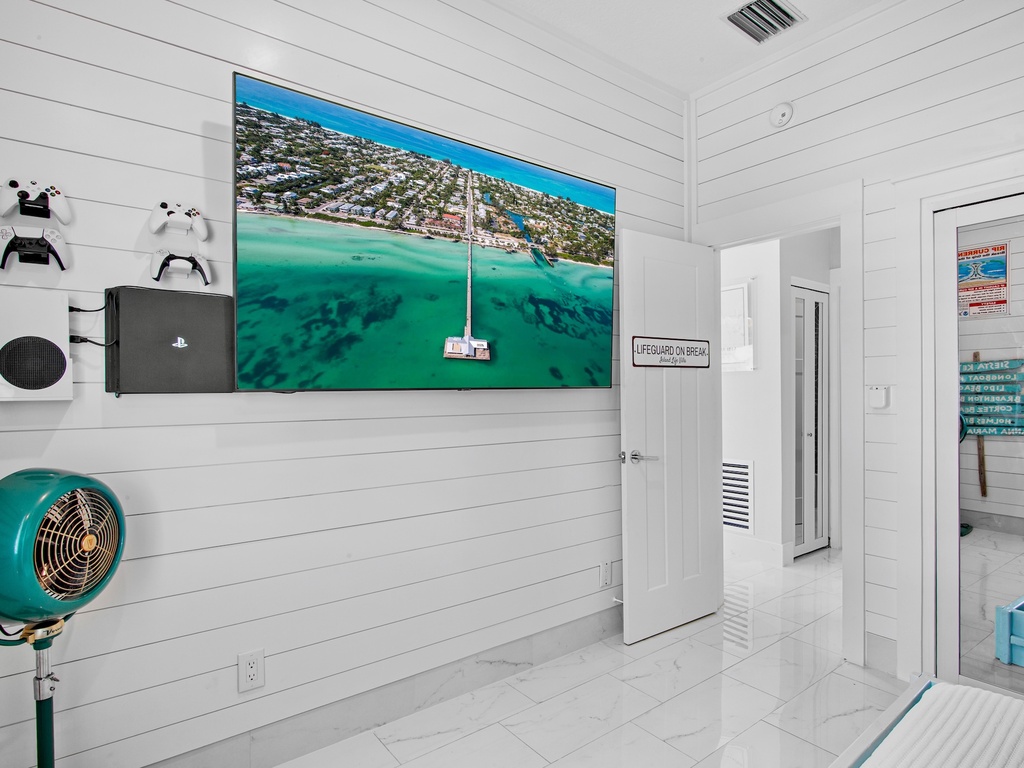 Third Bedroom, Full/Queen Bunk