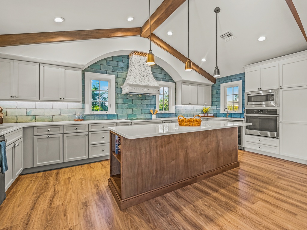 Central Island with Seating