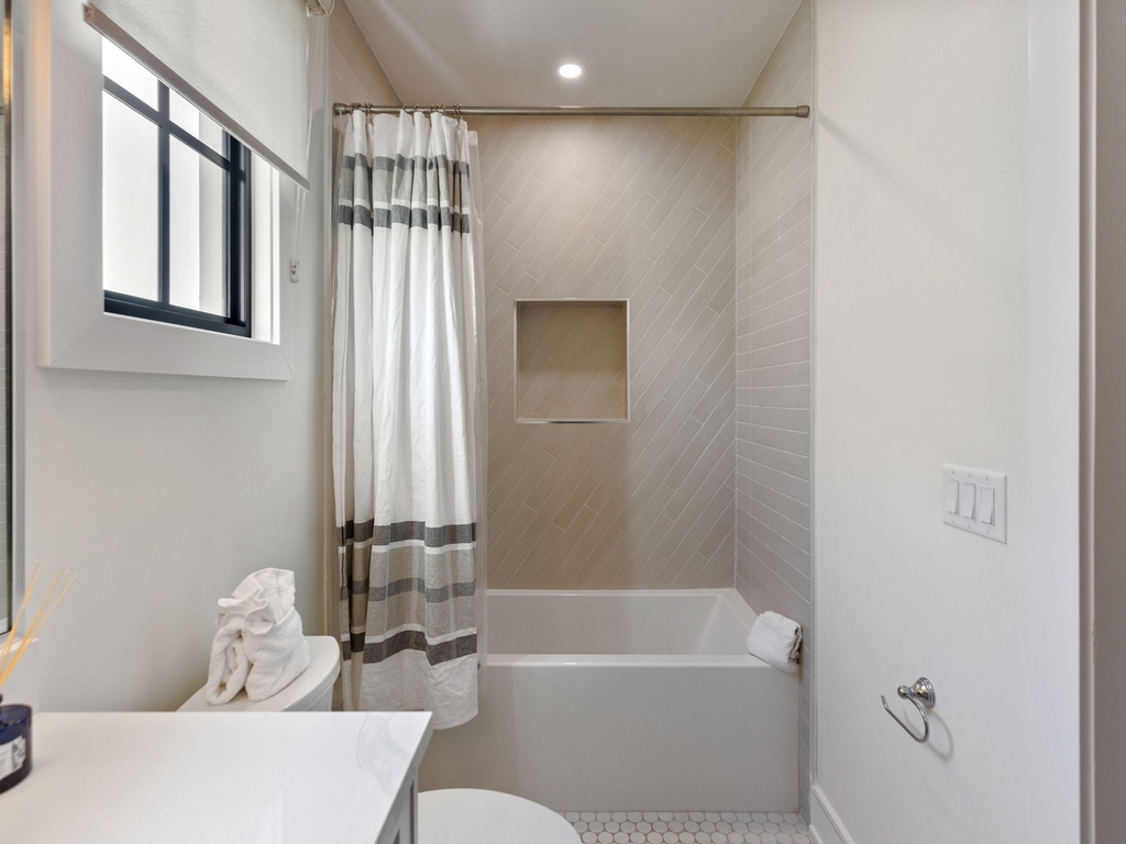 Fourth Bathroom, Ensuite