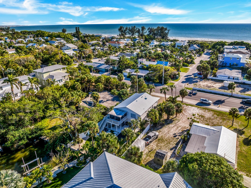 Close To Gulf Beaches