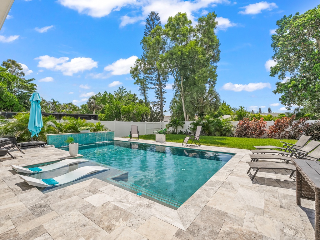 Private Pool with Sun Shelf