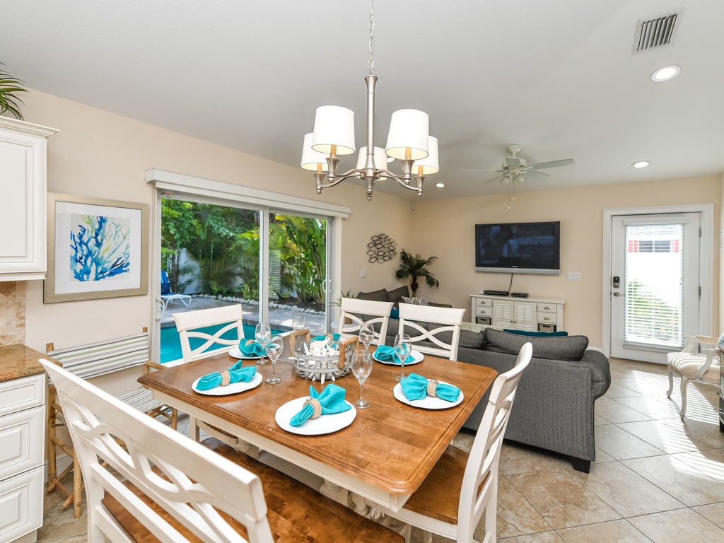 Dining Area, West Unit