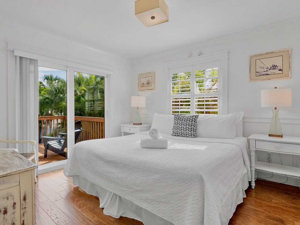 Second Bedroom, King bed