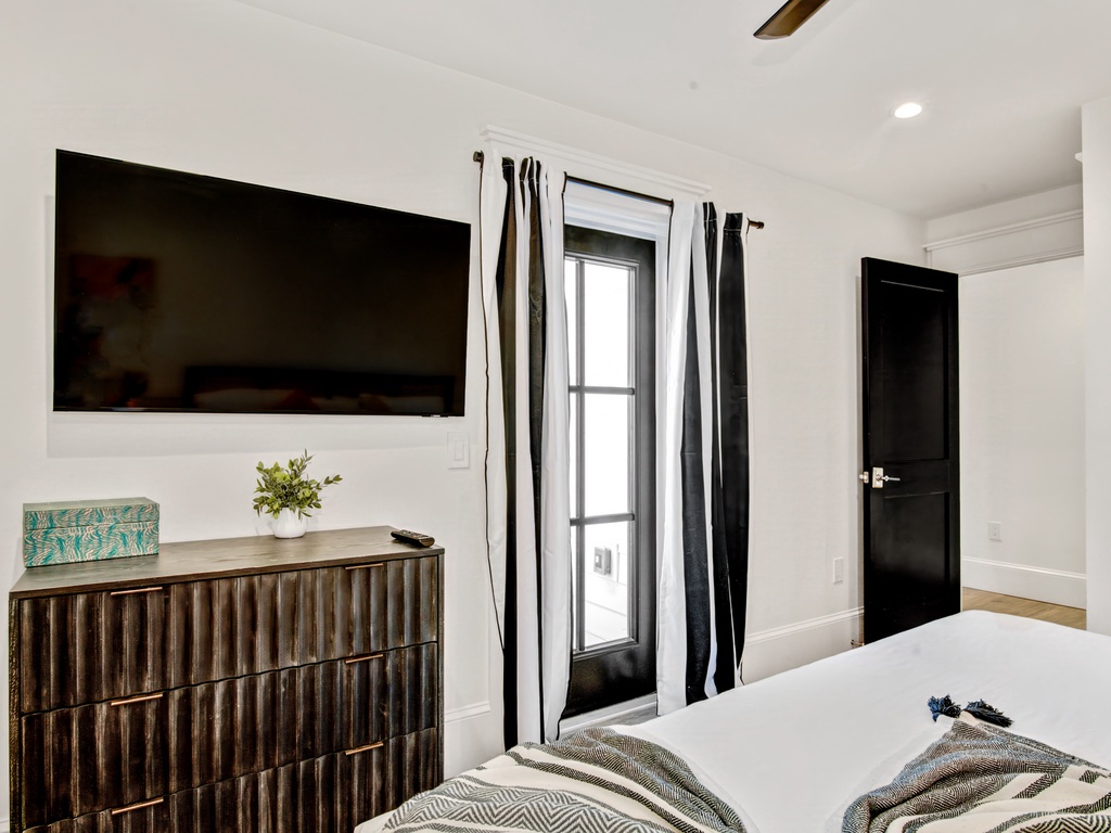 Second Bedroom - King