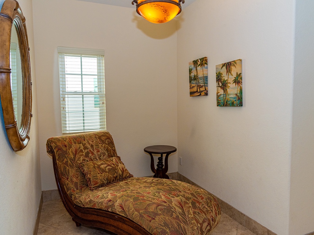 Private sitting area off main floor Master bedroom
